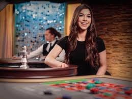 Proses login dan navigasi ke Rekap Angka di aplikasi kartugaming menampilkan menu utama dan ikon statistik untuk akses cepat