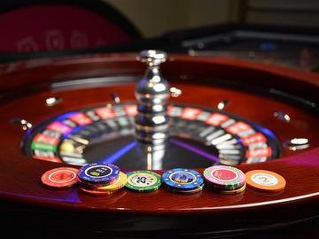 Antarmuka platform kartugaming menampilkan pasar taruhan Valorant dengan pertandingan real-time dan peluang taruhan yang jelas di aplikasi mobile